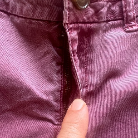 EUC American Eagle AEO Women's Shorts Size 8 Red Cuffed Stretch Midi Pockets (R) - Picture 5 of 10